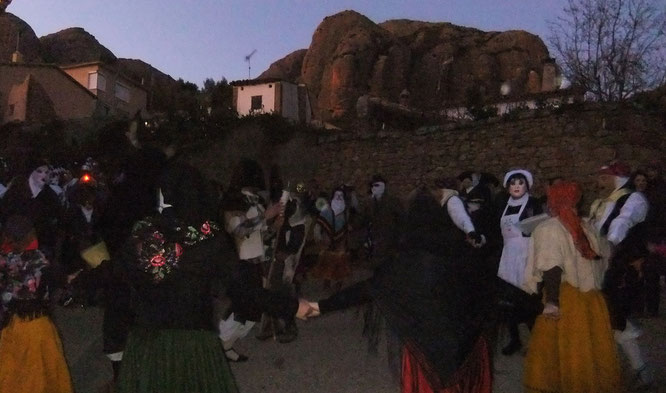 Fiesta d'as Mascaretas en Agüero