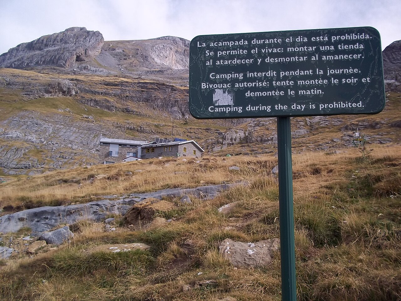 Exterior del refugio de Góriz en el Parque Nacional de Ordesa