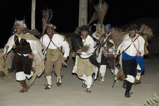 Fiesta d'as Mascaretas en Agüero