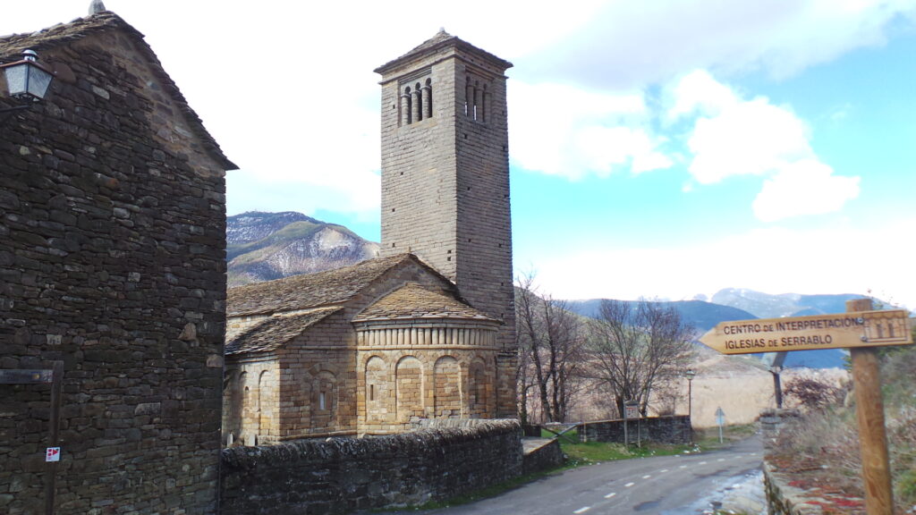 iglesia de San Pedro de Lárrede