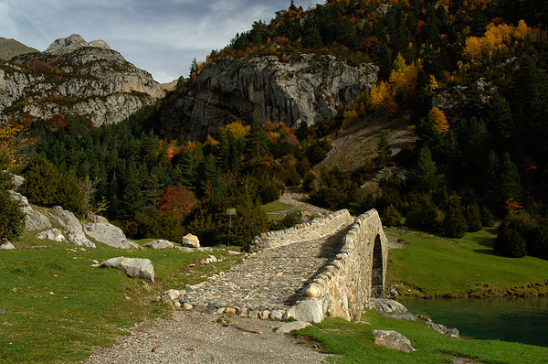 Puente de Bujaruelo. Foto gracias a turismosobrarbe.com
